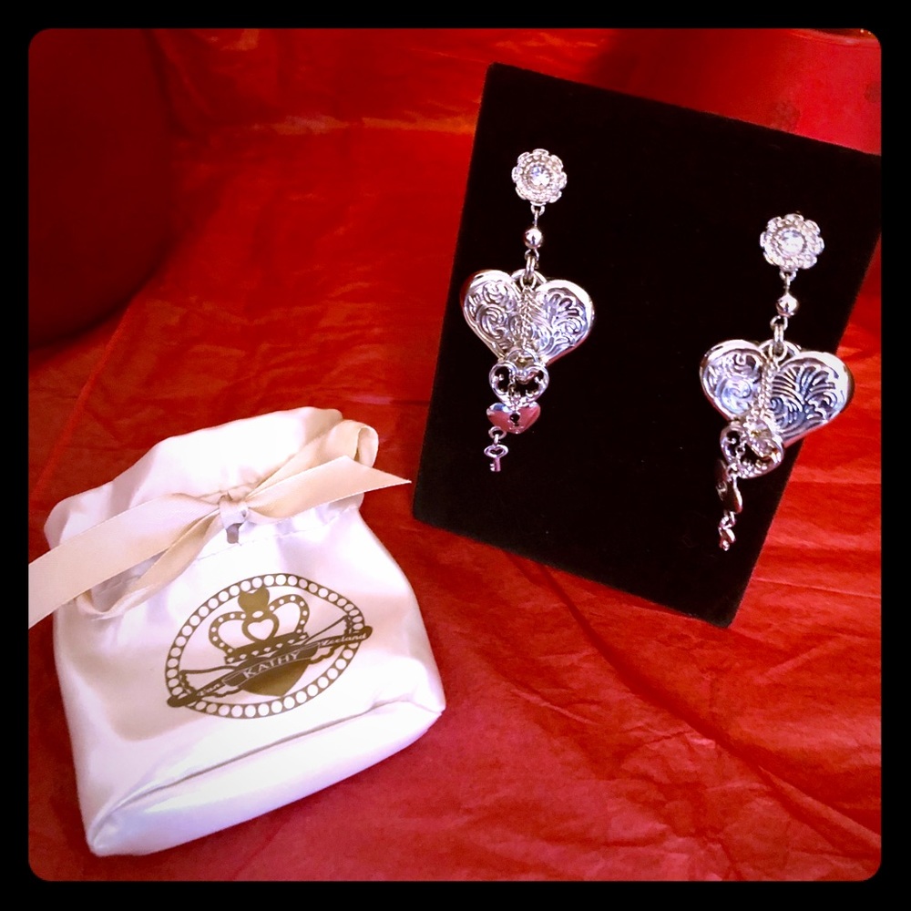 NBW Kathy Van Zeeland Heart silver earrings
